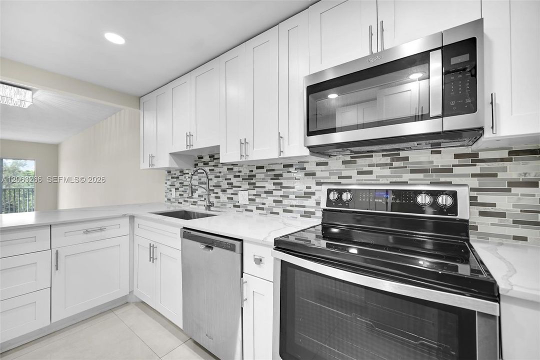 For Sale: $295,000 (3 beds, 2 baths, 1390 Square Feet)