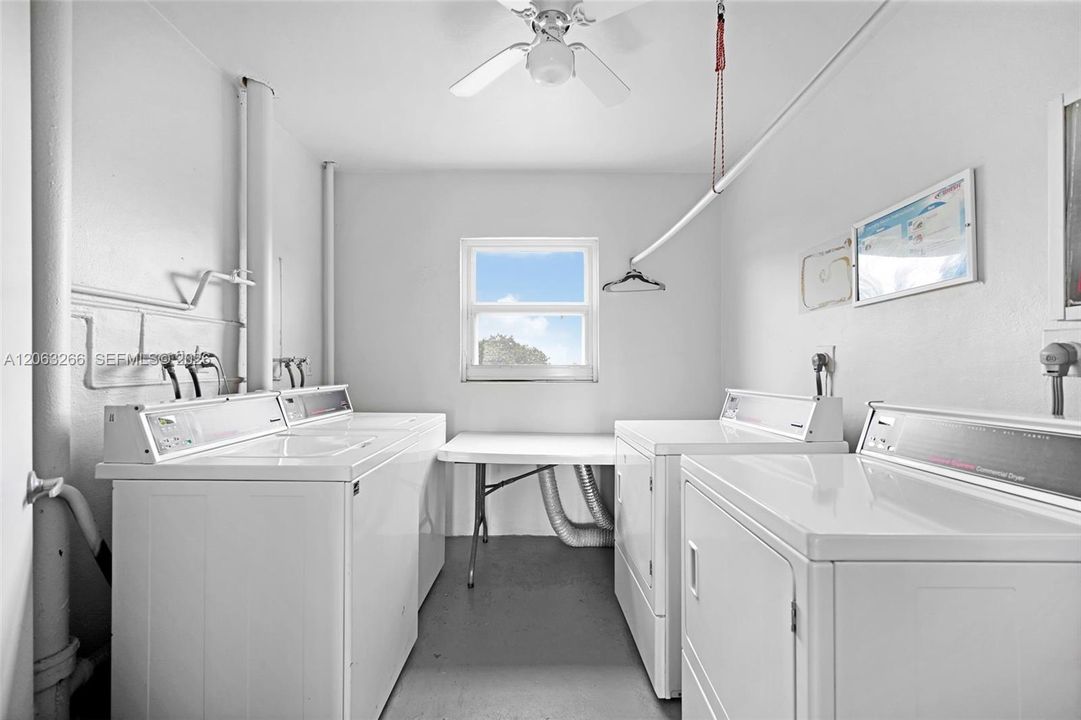 For Sale: $295,000 (3 beds, 2 baths, 1390 Square Feet)