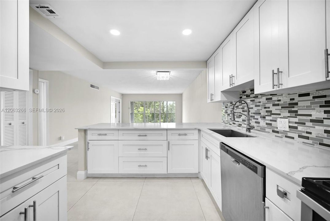 For Sale: $295,000 (3 beds, 2 baths, 1390 Square Feet)