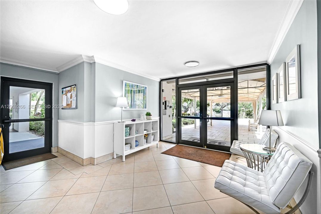 For Sale: $295,000 (3 beds, 2 baths, 1390 Square Feet)