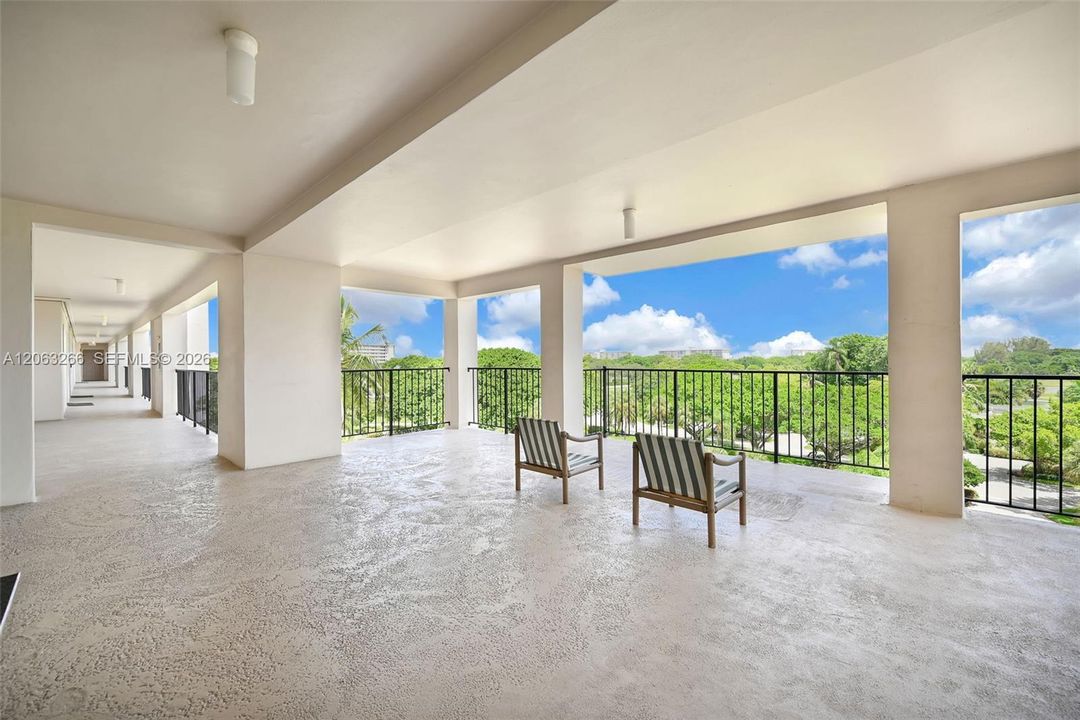 For Sale: $295,000 (3 beds, 2 baths, 1390 Square Feet)