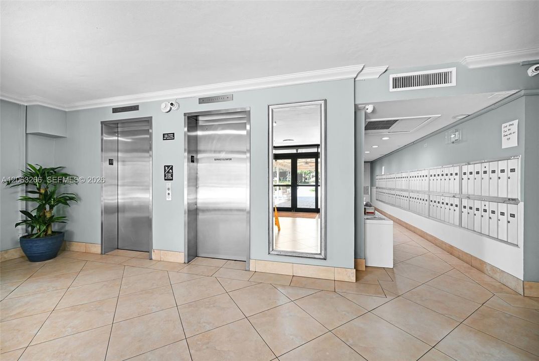 For Sale: $295,000 (3 beds, 2 baths, 1390 Square Feet)