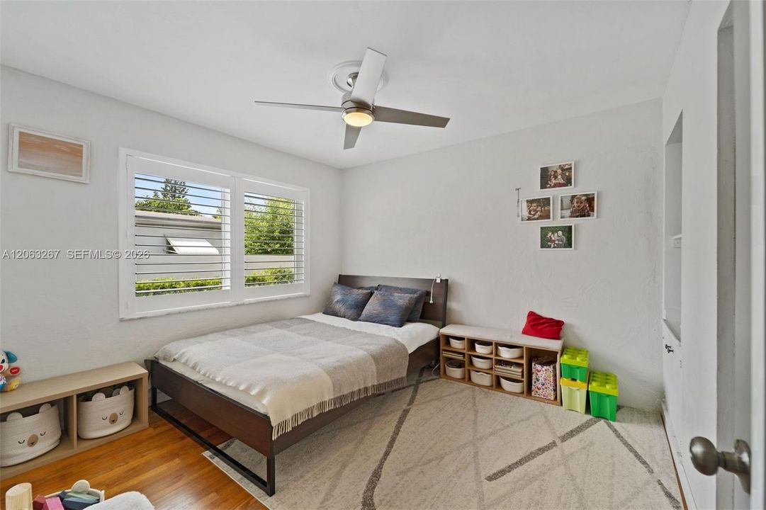 En Venta: $949,000 (3 camas, 2 baños, 1600 Pies cuadrados)