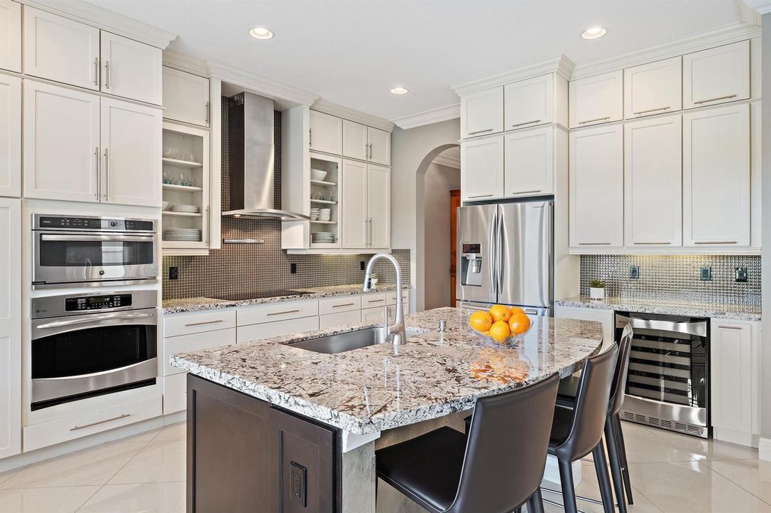 12132 Aviles Cir-10
