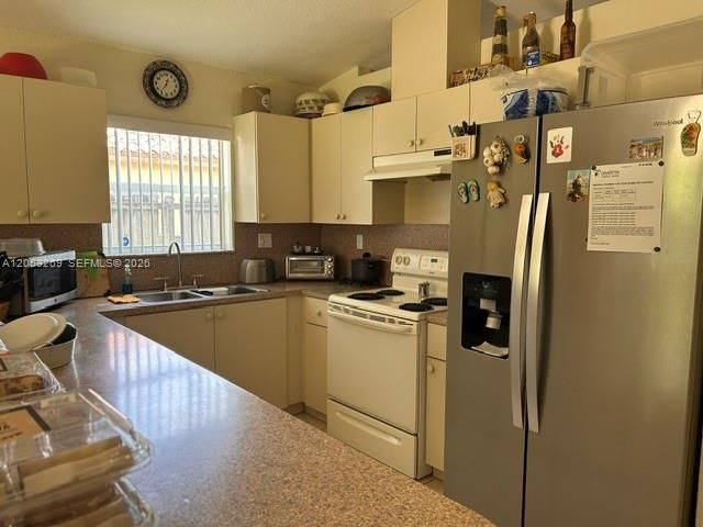 For Sale: $559,999 (3 beds, 2 baths, 1545 Square Feet)