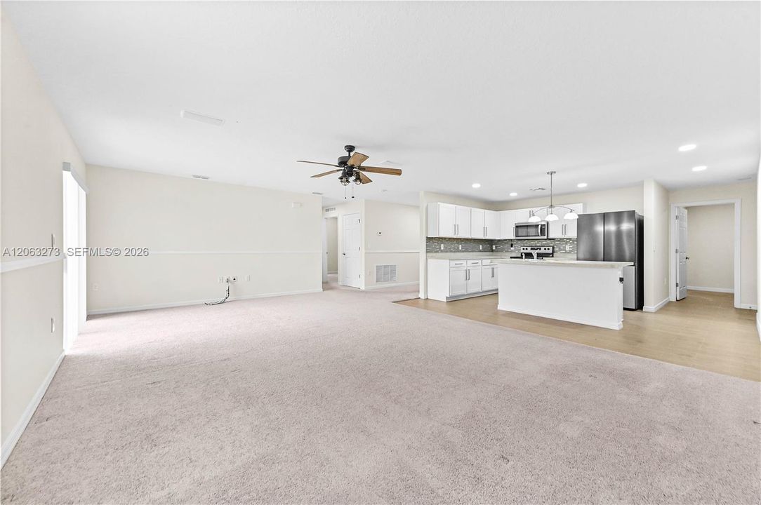 En Venta: $439,000 (4 camas, 2 baños, 2134 Pies cuadrados)