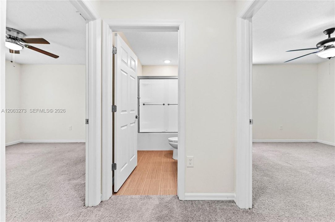 En Venta: $439,000 (4 camas, 2 baños, 2134 Pies cuadrados)