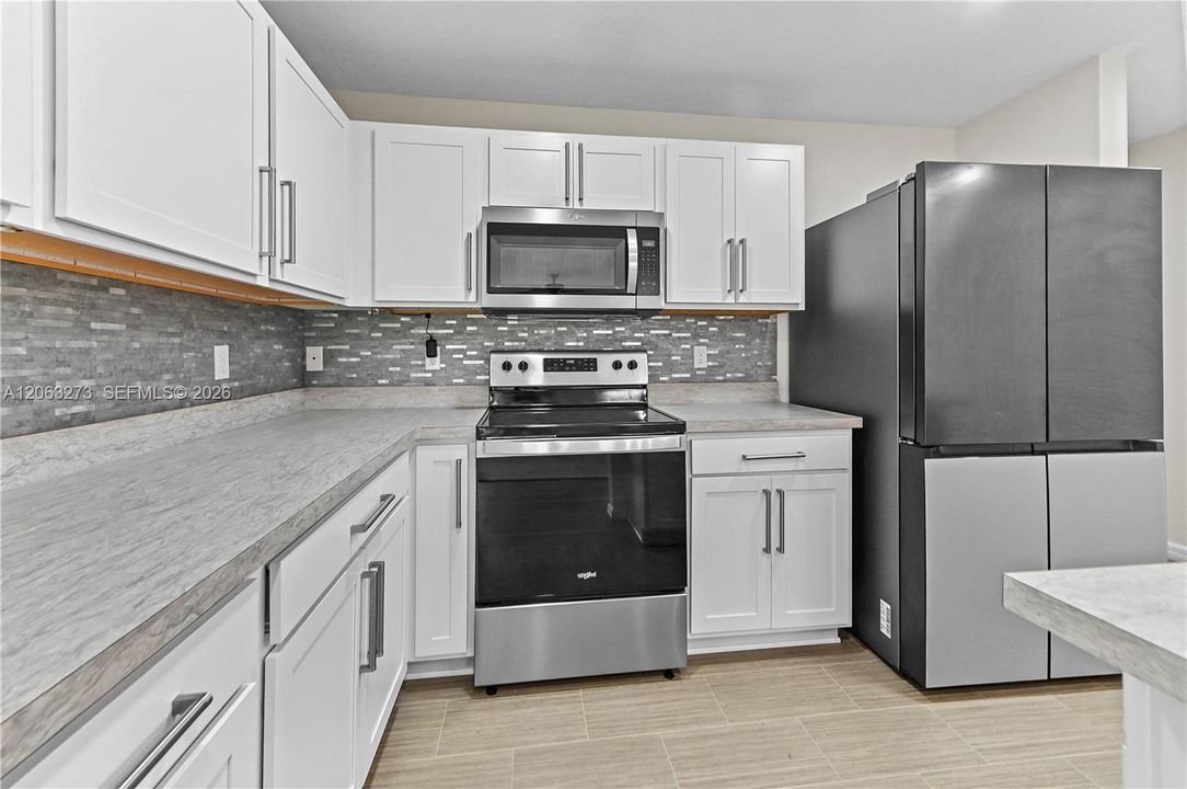 En Venta: $439,000 (4 camas, 2 baños, 2134 Pies cuadrados)