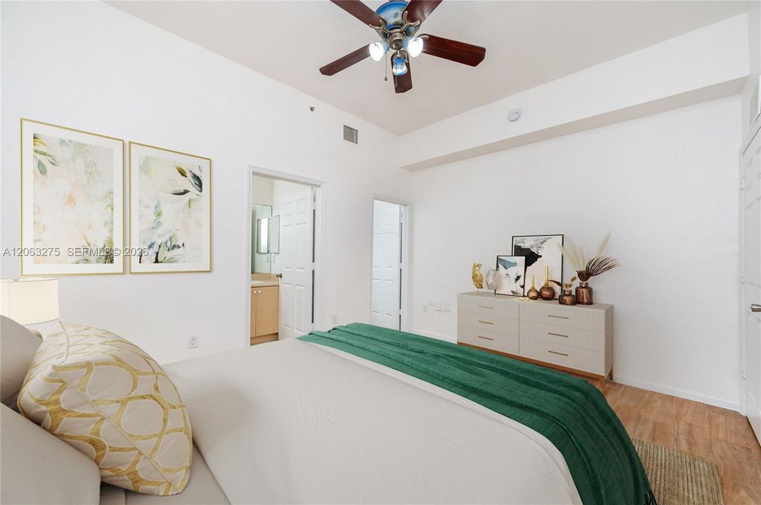 В аренду: $2,400 (3 спален, 2 ванн, 1200 Квадратных фут)