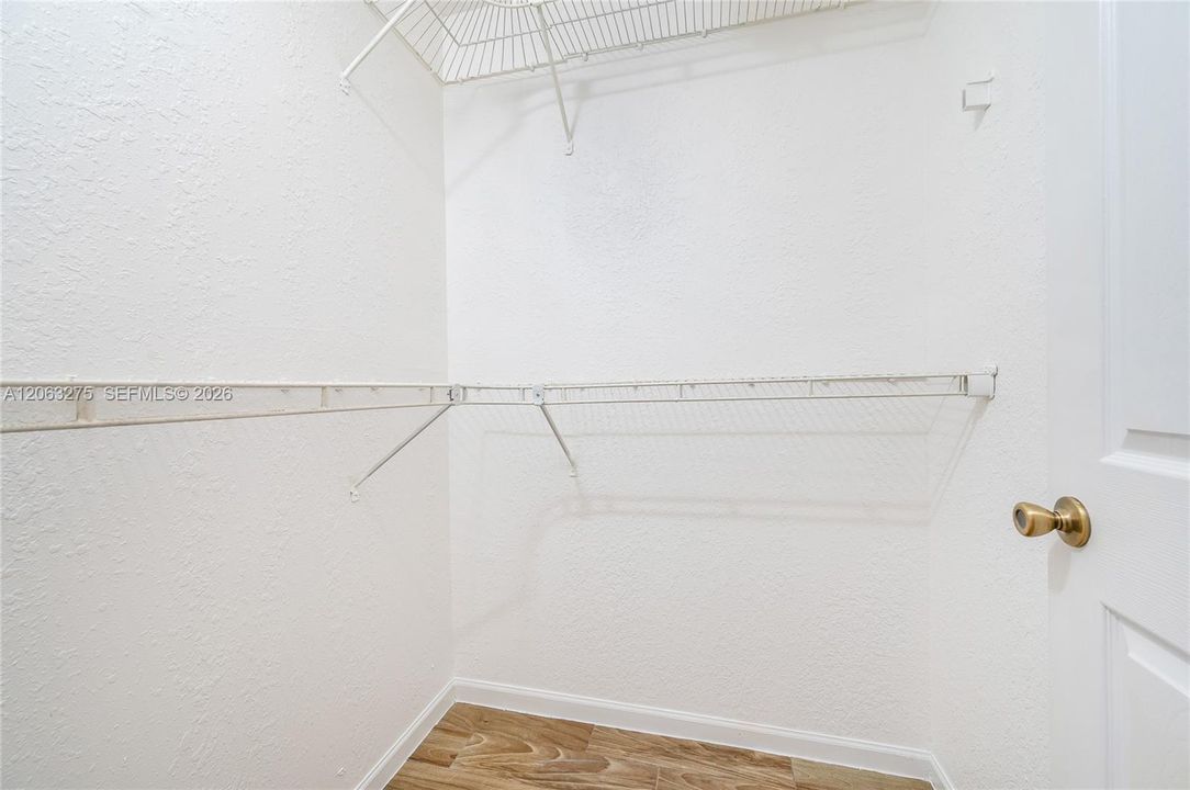 В аренду: $2,400 (3 спален, 2 ванн, 1200 Квадратных фут)
