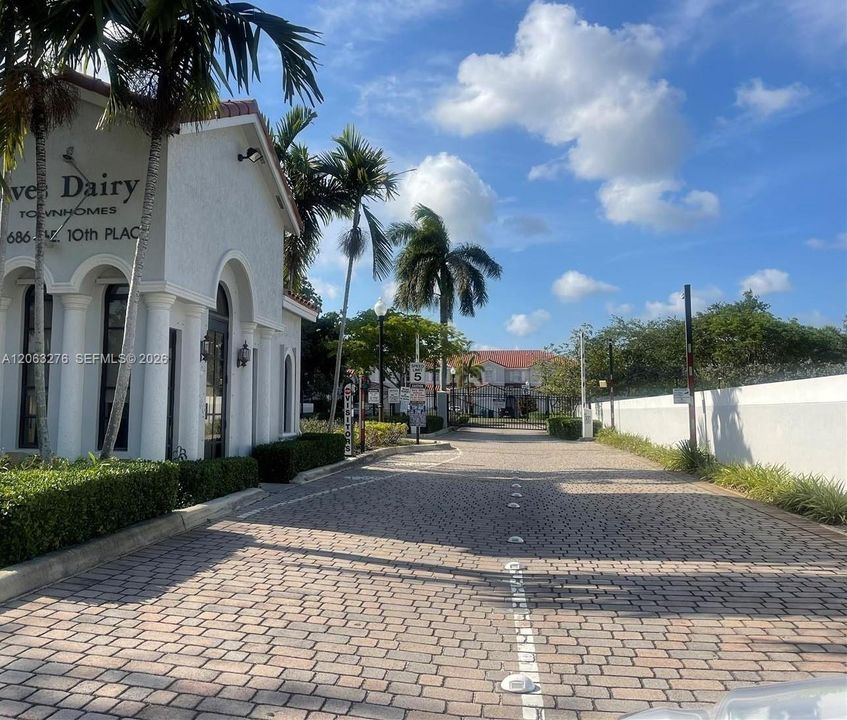 En Venta: $515,000 (3 camas, 2 baños, 1812 Pies cuadrados)