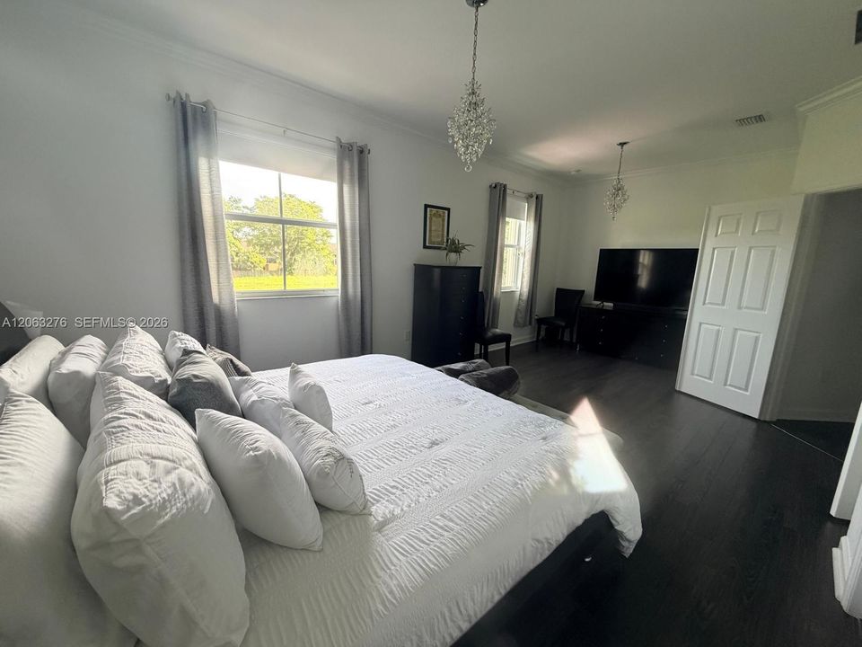 En Venta: $515,000 (3 camas, 2 baños, 1812 Pies cuadrados)