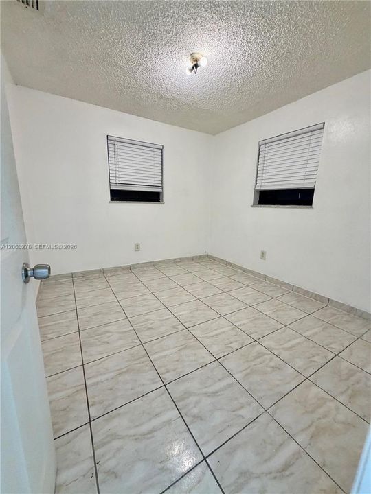 En Renta: $2,400 (2 camas, 1 baños, 1350 Pies cuadrados)