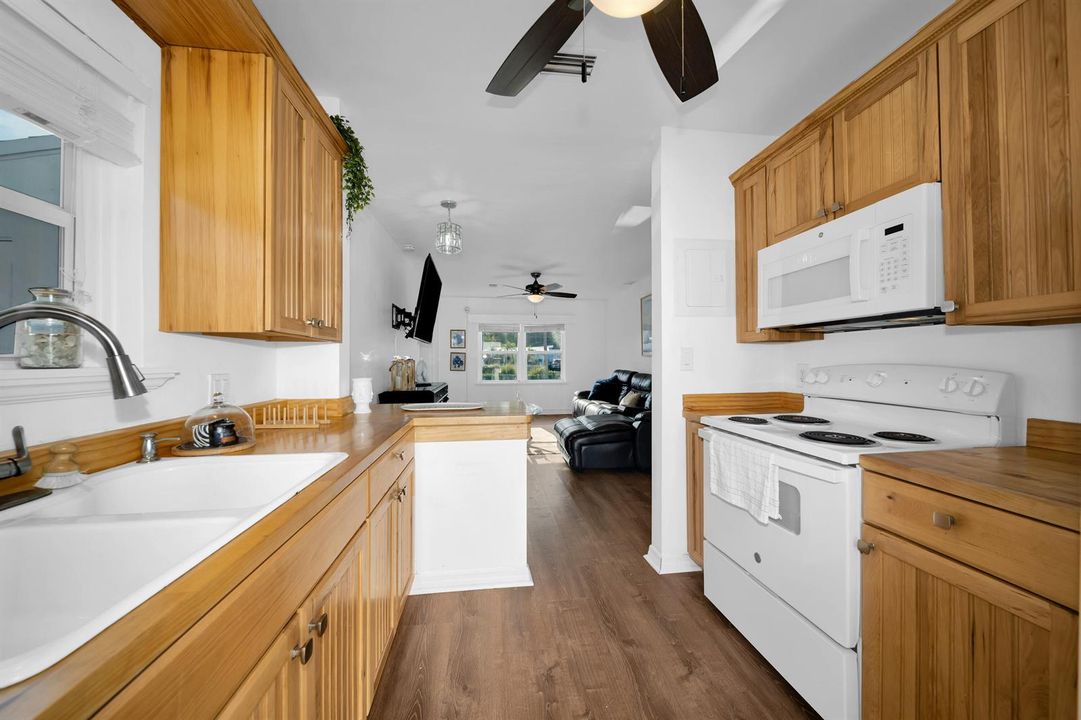 2319 kitchen
