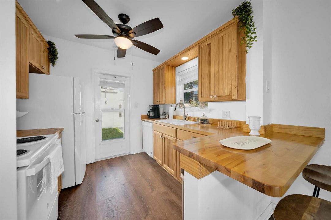 2319 kitchen (1)