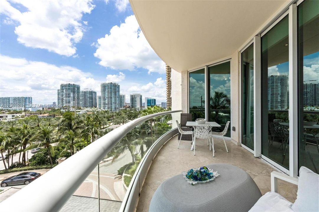 For Sale: $4,100,000 (3 beds, 5 baths, 3480 Square Feet)