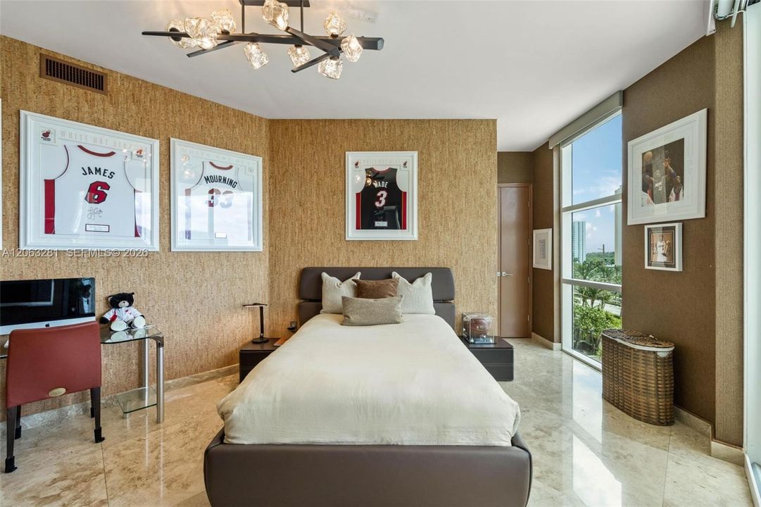 For Sale: $4,100,000 (3 beds, 5 baths, 3480 Square Feet)