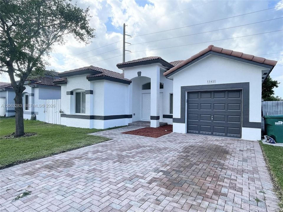 В аренду: $3,300 (3 спален, 2 ванн, 1542 Квадратных фут)