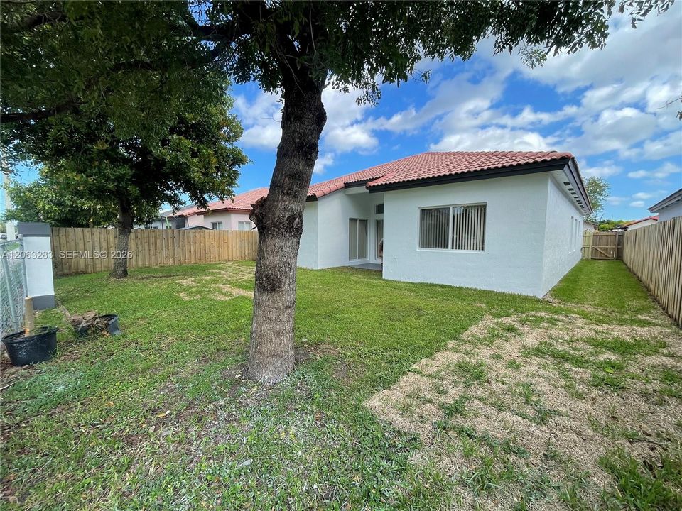 В аренду: $3,300 (3 спален, 2 ванн, 1542 Квадратных фут)