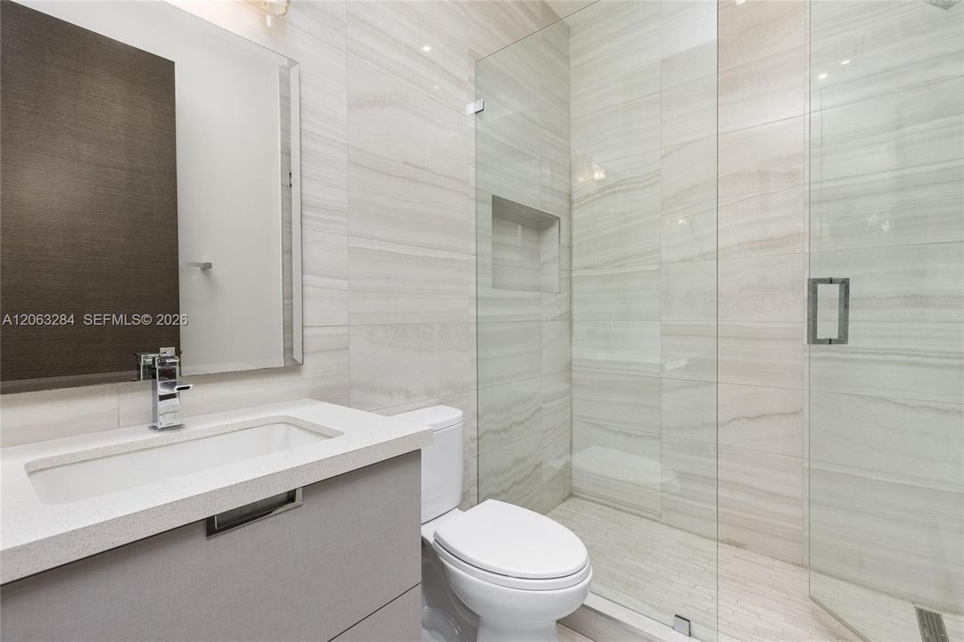 For Sale: $7,995,000 (8 beds, 10 baths, 10150 Square Feet)
