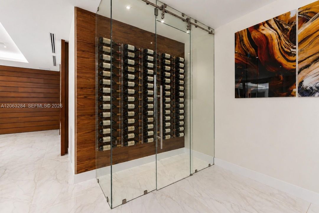 For Sale: $7,995,000 (8 beds, 10 baths, 10150 Square Feet)