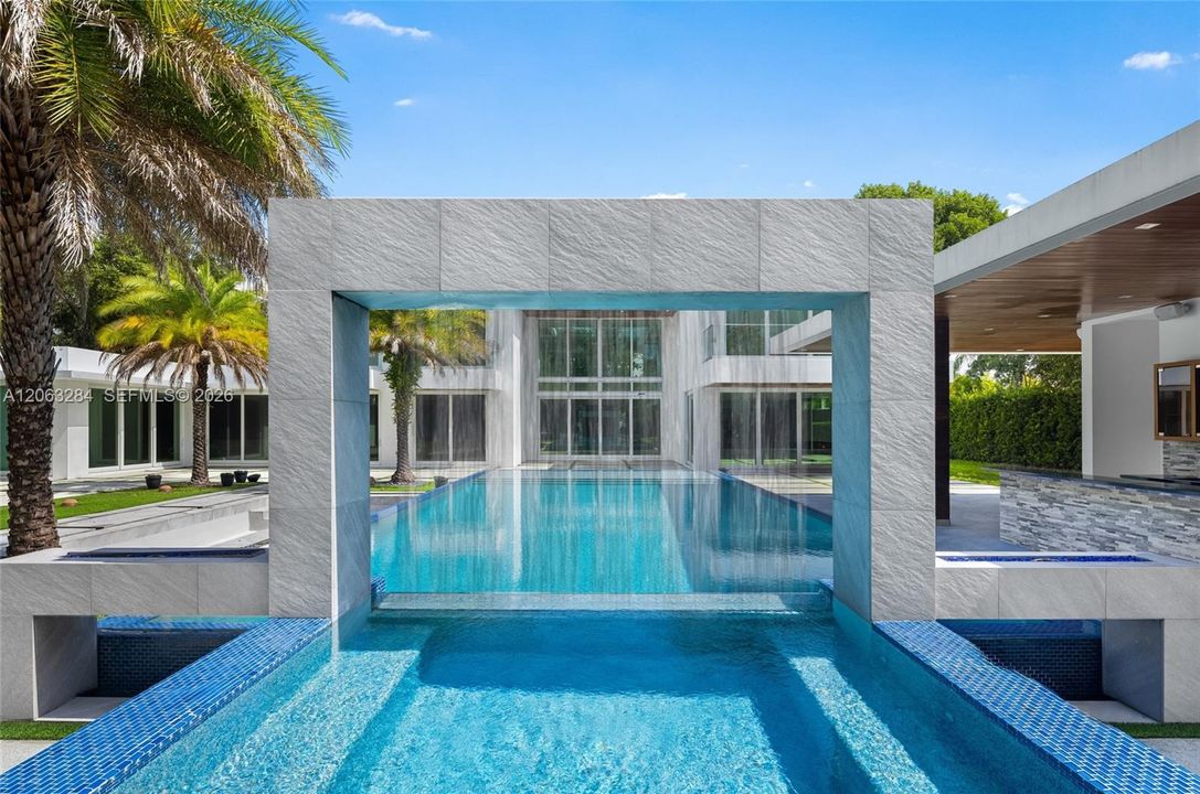 For Sale: $7,995,000 (8 beds, 10 baths, 10150 Square Feet)