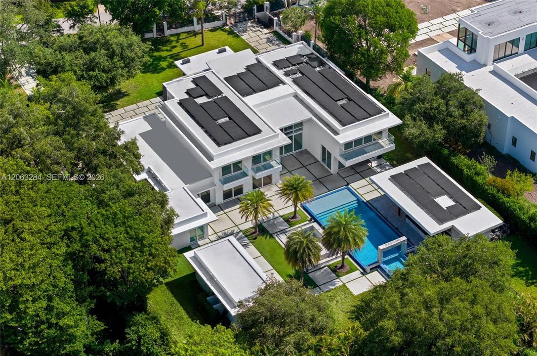 For Sale: $7,995,000 (8 beds, 10 baths, 10150 Square Feet)