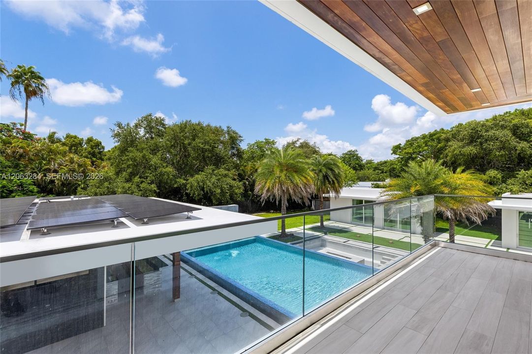 For Sale: $7,995,000 (8 beds, 10 baths, 10150 Square Feet)