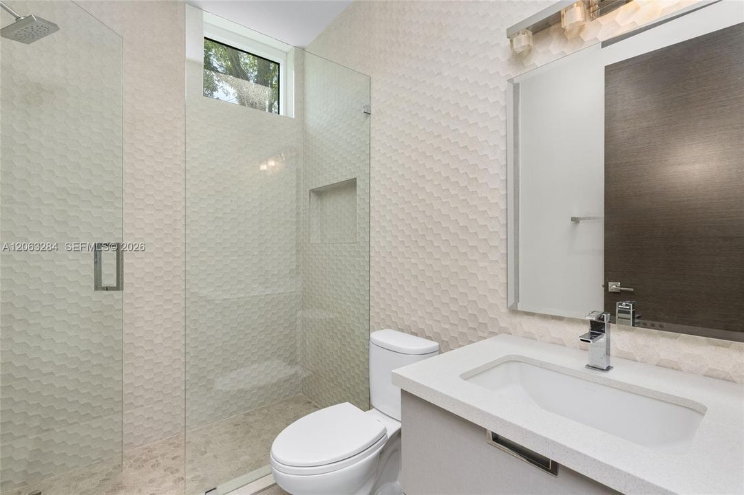 For Sale: $7,995,000 (8 beds, 10 baths, 10150 Square Feet)