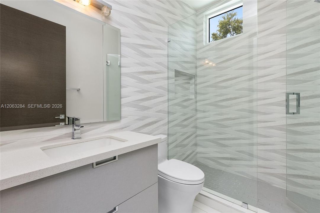 For Sale: $7,995,000 (8 beds, 10 baths, 10150 Square Feet)