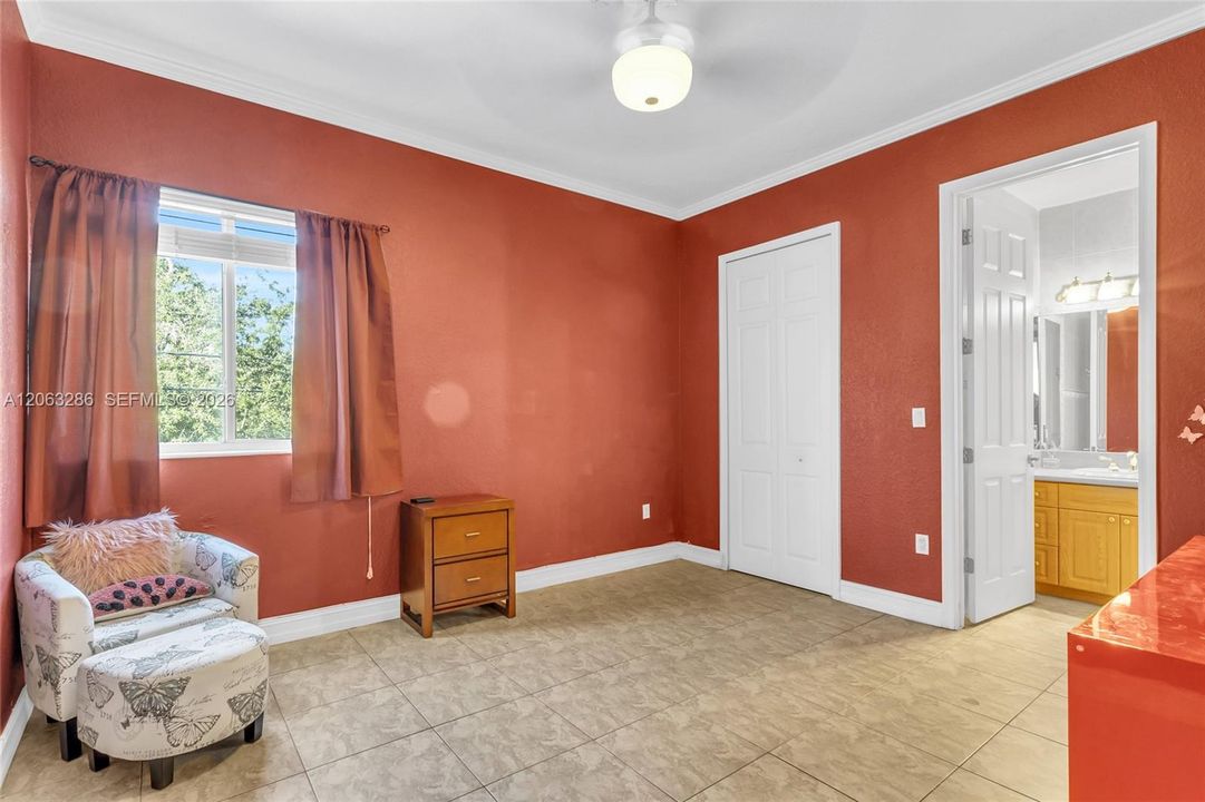 В аренду: $5,500 (5 спален, 5 ванн, 3544 Квадратных фут)