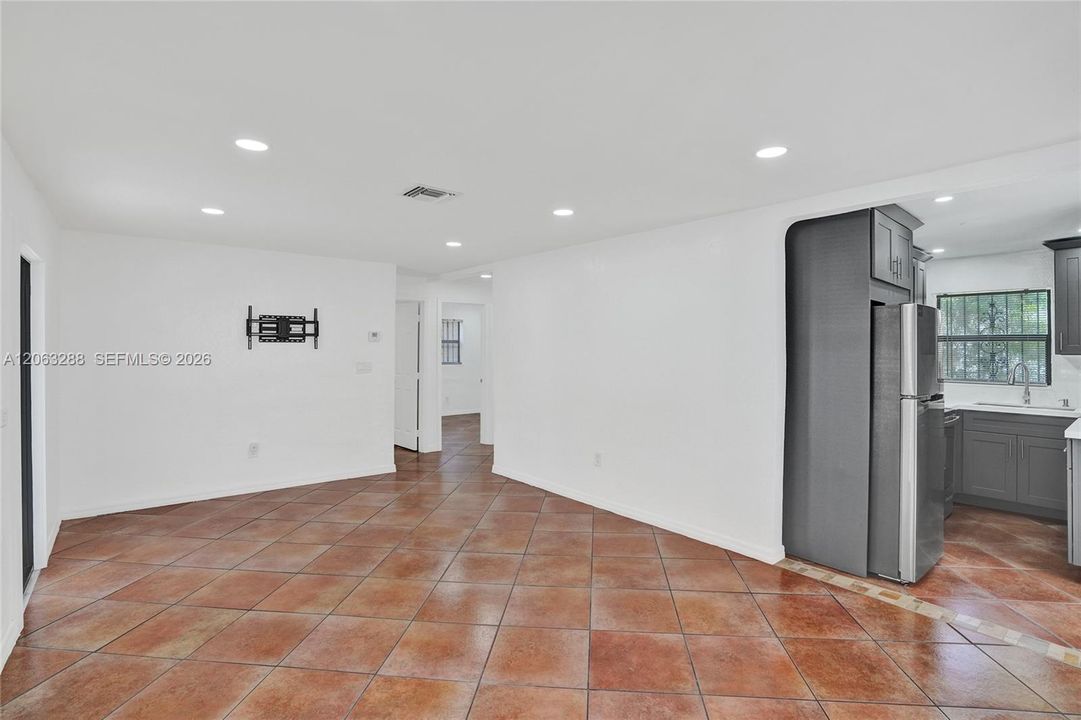 En Renta: $2,400 (3 camas, 1 baños, 816 Pies cuadrados)