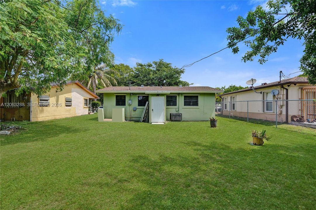 En Renta: $2,400 (3 camas, 1 baños, 816 Pies cuadrados)
