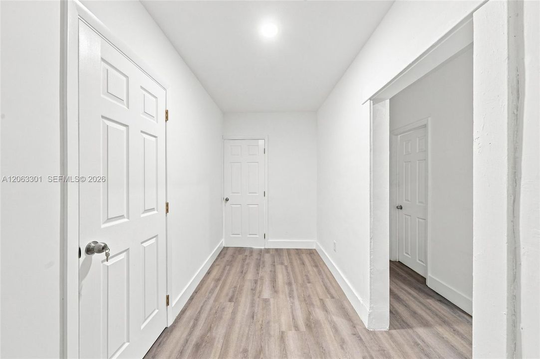 For Rent: $3,250 (3 beds, 1 baths, 2330 Square Feet)