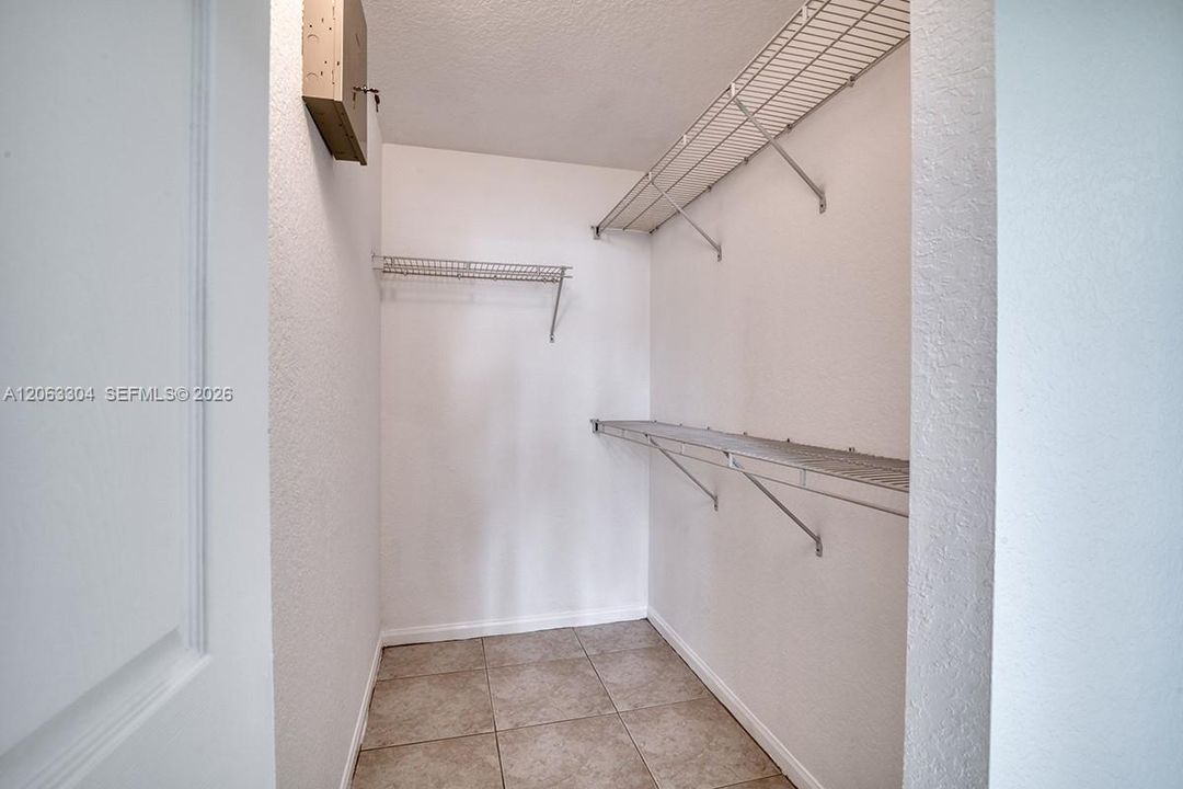 На продажу: $479,900 (3 спален, 2 ванн, 1178 Квадратных фут)