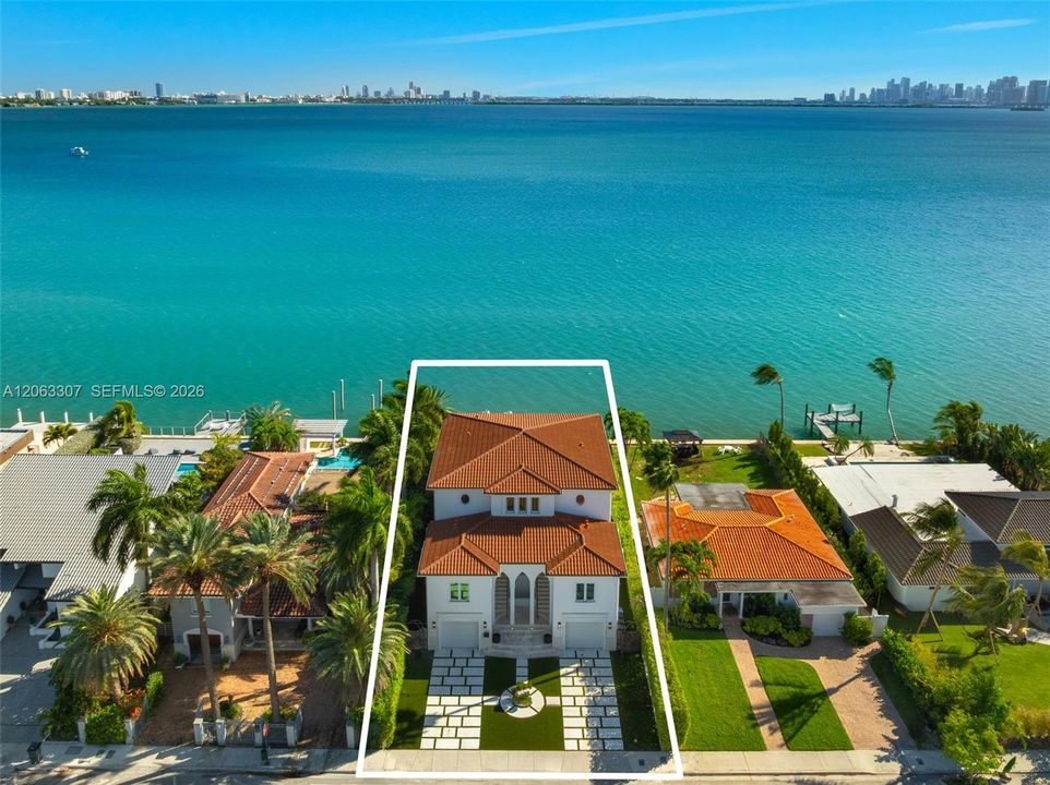 For Sale: $10,999,999 (6 beds, 6 baths, 6816 Square Feet)