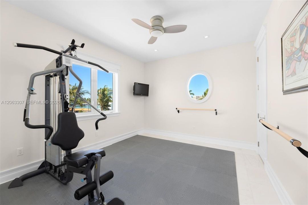 For Sale: $10,999,999 (6 beds, 6 baths, 6816 Square Feet)