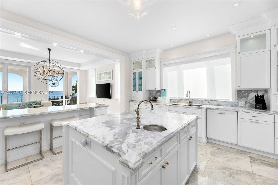 For Sale: $10,999,999 (6 beds, 6 baths, 6816 Square Feet)