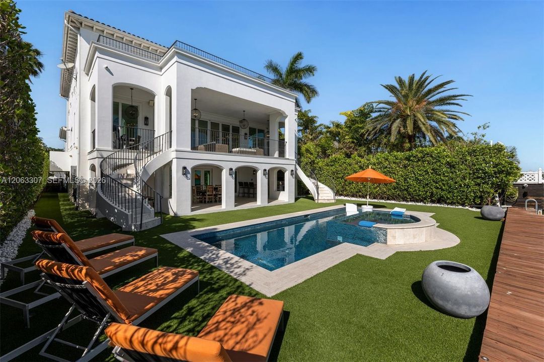For Sale: $10,999,999 (6 beds, 6 baths, 6816 Square Feet)
