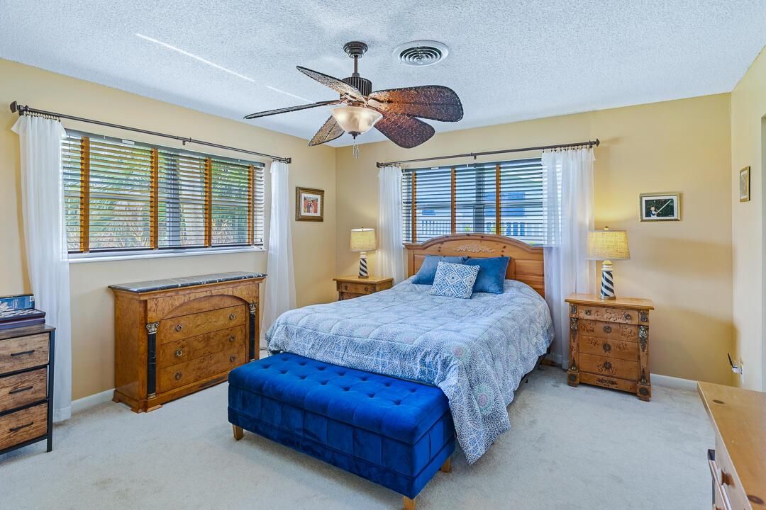 622 SW Pine Tree Lane-32