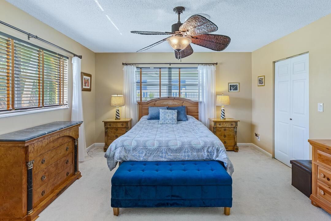 622 SW Pine Tree Lane-35