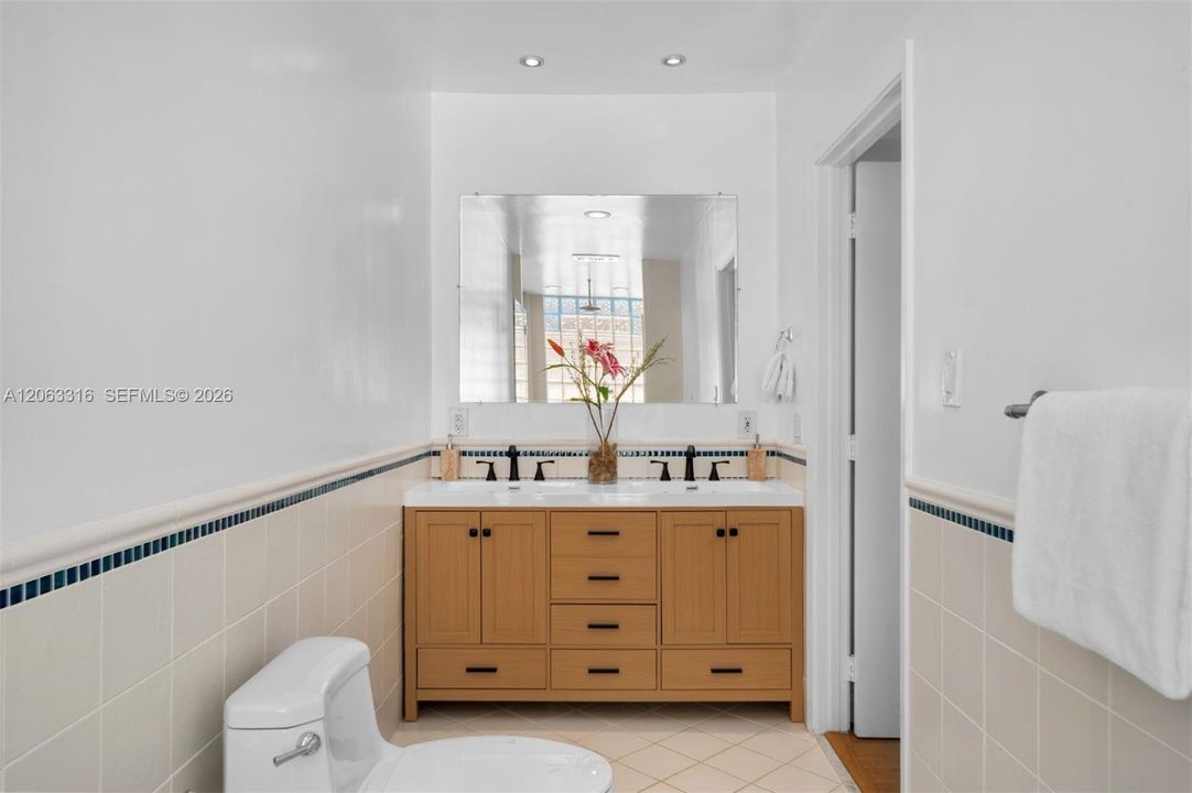 New double sink vanity