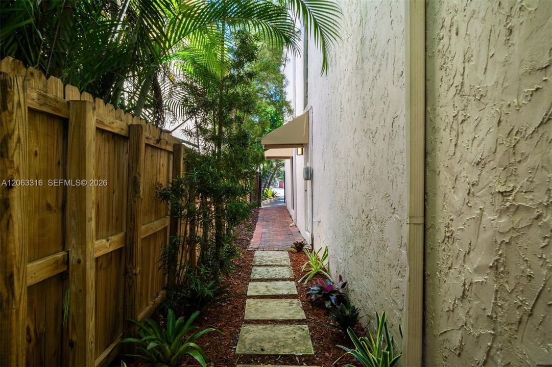 Private walkway