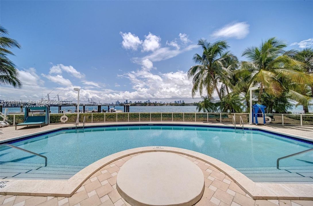 For Rent: $9,500 (3 beds, 2 baths, 1191 Square Feet)