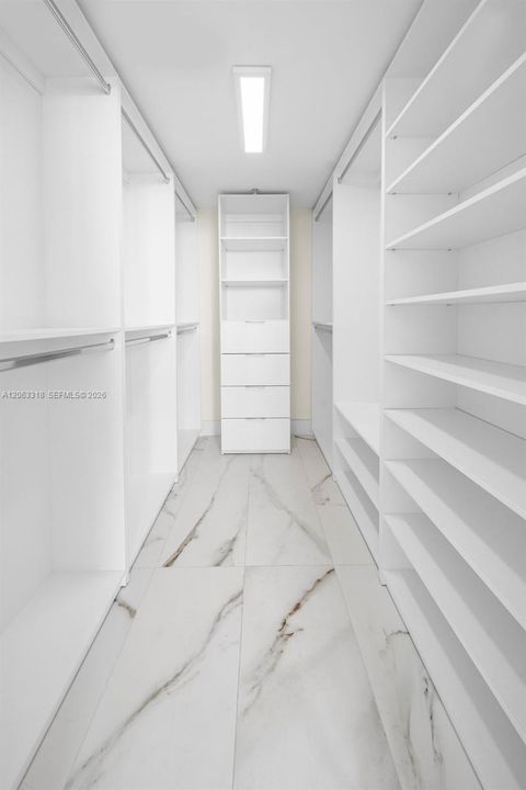 For Rent: $9,500 (3 beds, 2 baths, 1191 Square Feet)