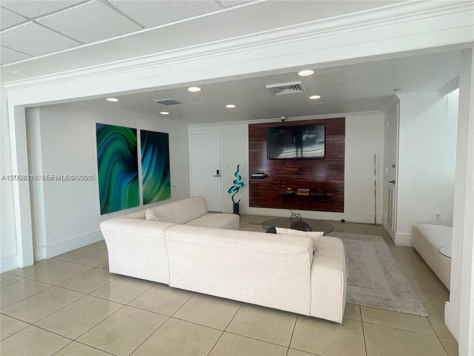 For Rent: $9,500 (3 beds, 2 baths, 1191 Square Feet)