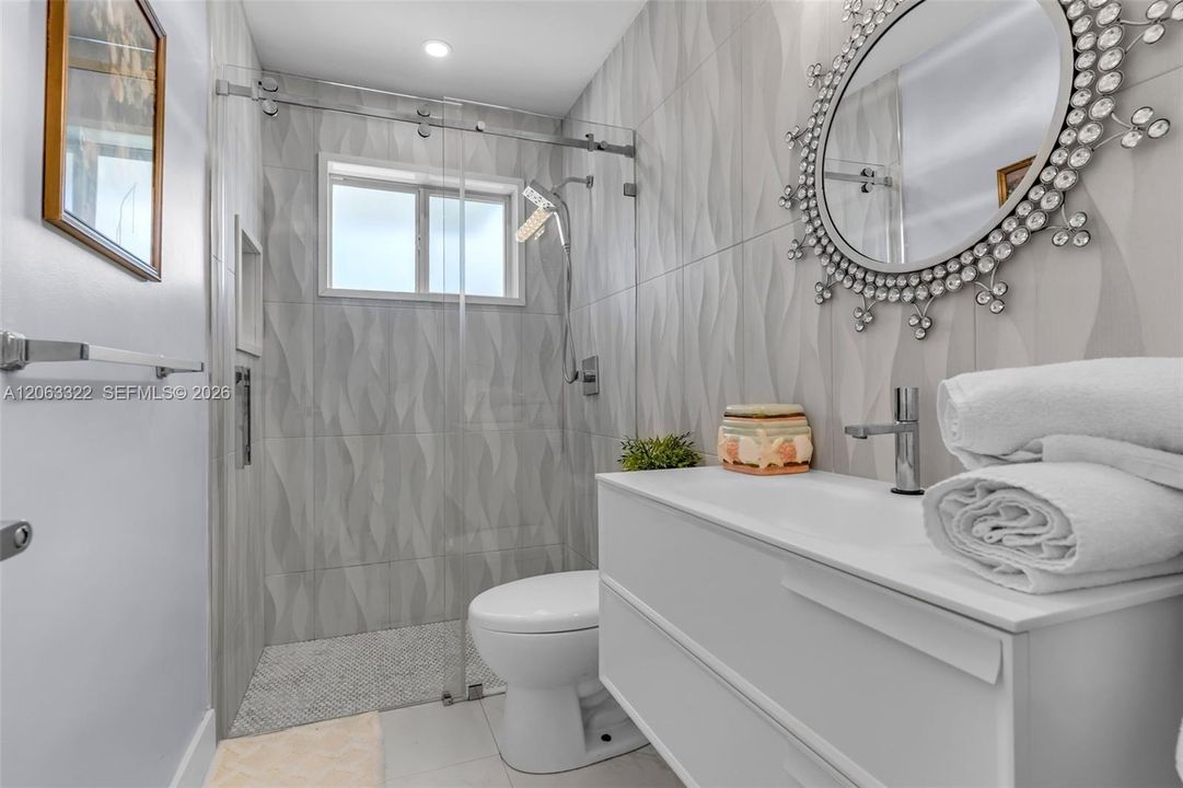 В аренду: $3,900 (4 спален, 3 ванн, 1100 Квадратных фут)