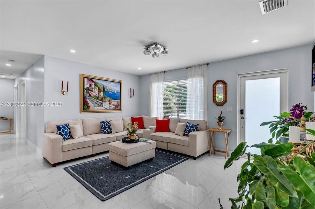 В аренду: $3,900 (4 спален, 3 ванн, 1100 Квадратных фут)