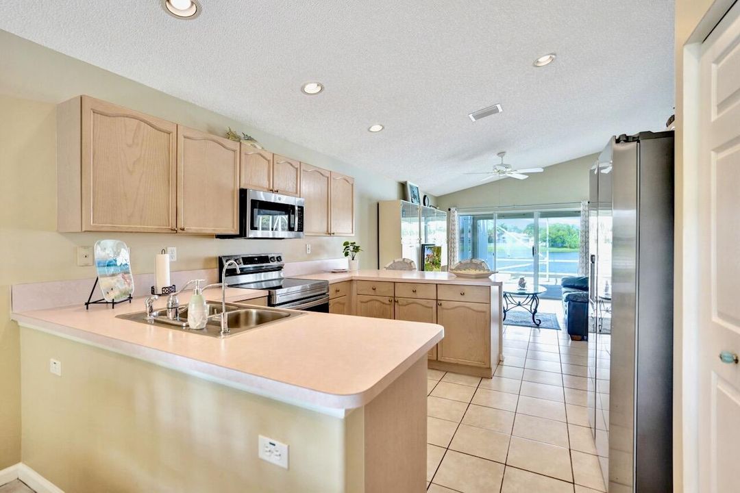 5886 Las Colinas Circle - 35