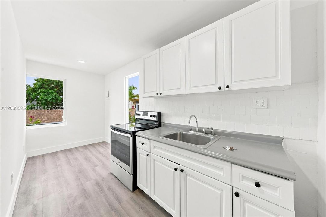 В аренду: $3,250 (3 спален, 1 ванн, 2330 Квадратных фут)